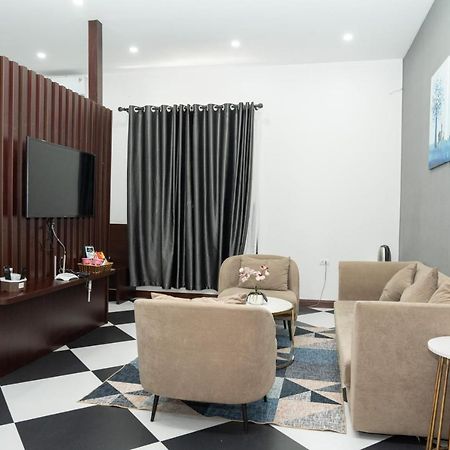 Anh Anh Luxury Hotel Tuyen Quang Exterior photo